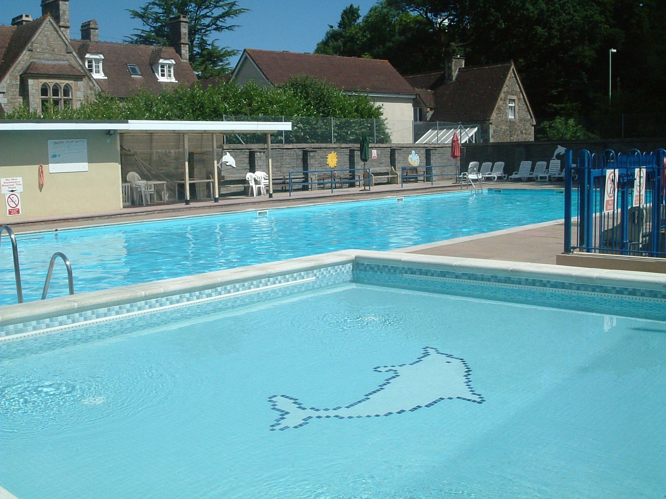 Bovey Tracey Swimming Pool image